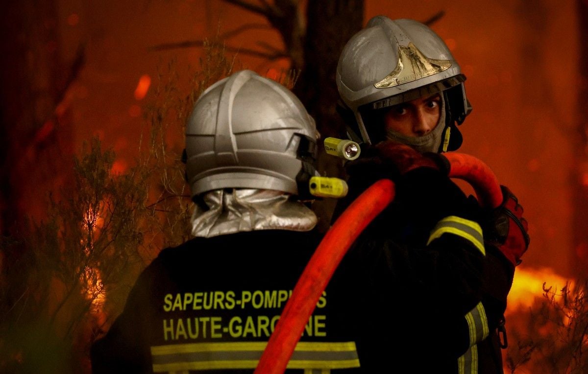 Más de 80 bomberos heridos en la lucha contra las llamas en Gironda, Córcega y Var Más de 80 bomberos heridos en la lucha contra las llamas en Gironda, Córcega y Var